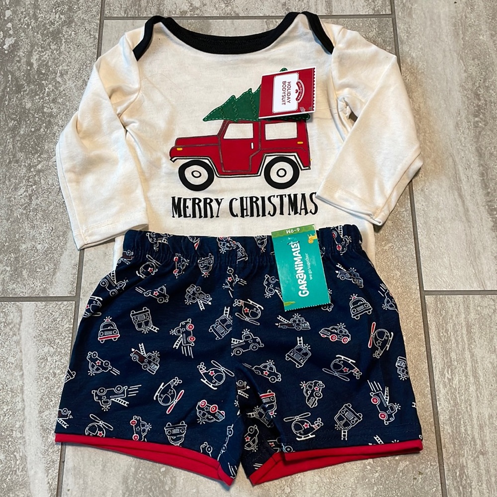 Holiday Bodysuit cream w/Merry Christmas Garanimals short with multi cars 6-9mos
